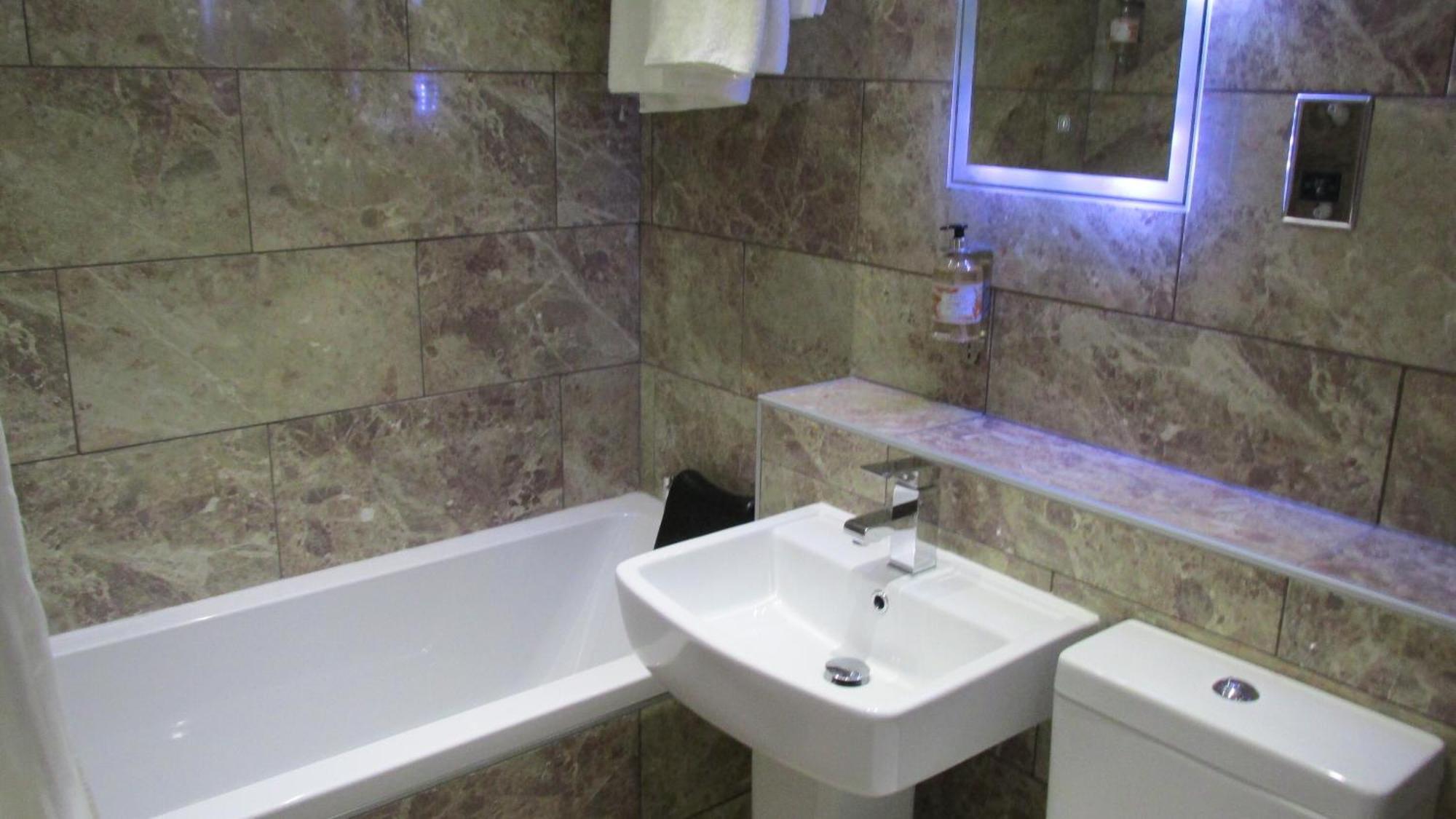 The Harboro Hotel Melton Mowbray Buitenkant foto